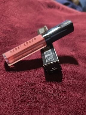 Bobbi Brown New Romantic Liquid Lipstick — Dusty Rose